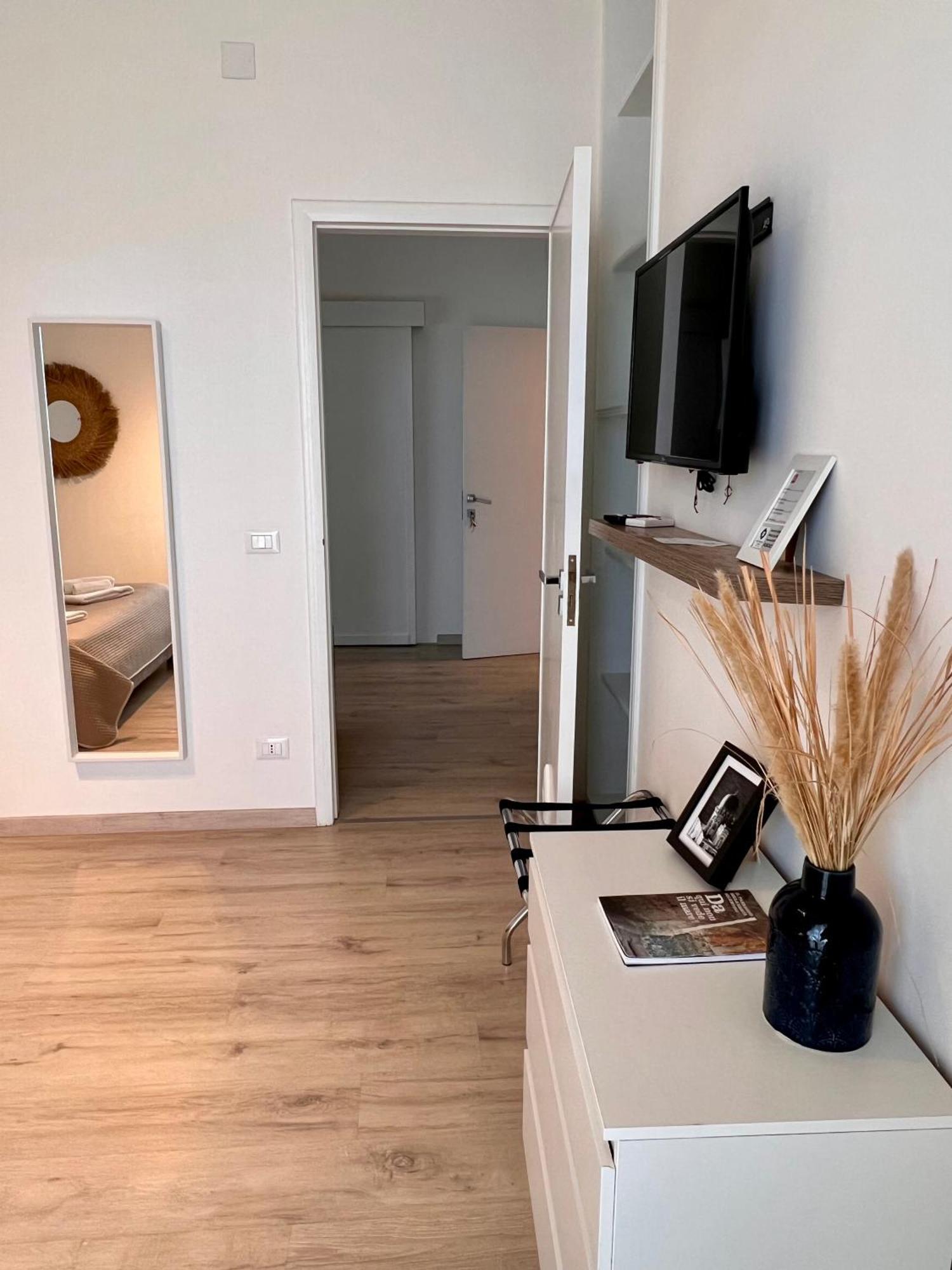 Viatorem Suites Torre dell'Orso Exteriör bild